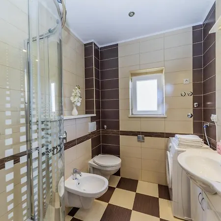 Guest house Jaksa In - Mittel-dalmatien Marina