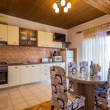 Jaksa In - Mittel-dalmatien Pensionat 4*