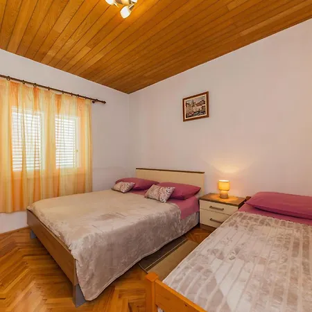 Jaksa In - Mittel-dalmatien 4*