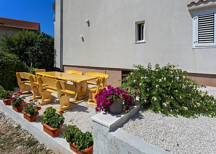 Jaksa In - Mittel-dalmatien 4* Marina