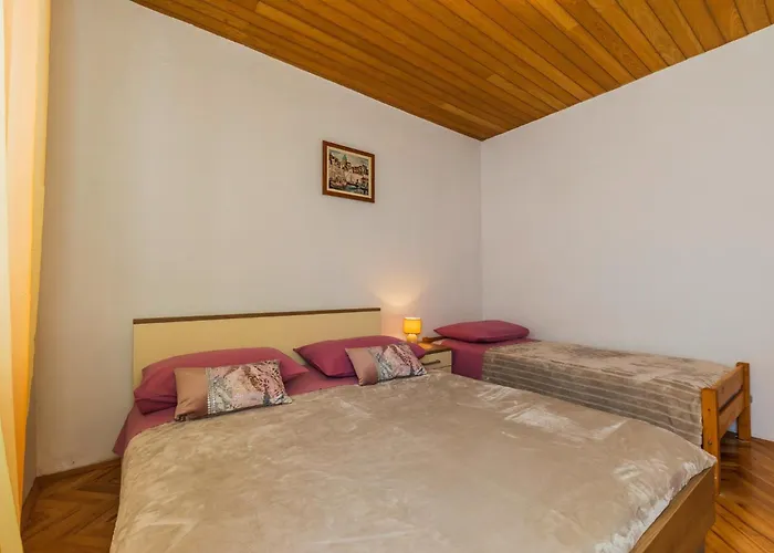 Jaksa In - Mittel-dalmatien 4* Marina