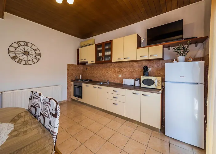 Jaksa In - Mittel-dalmatien Pensionat 4*